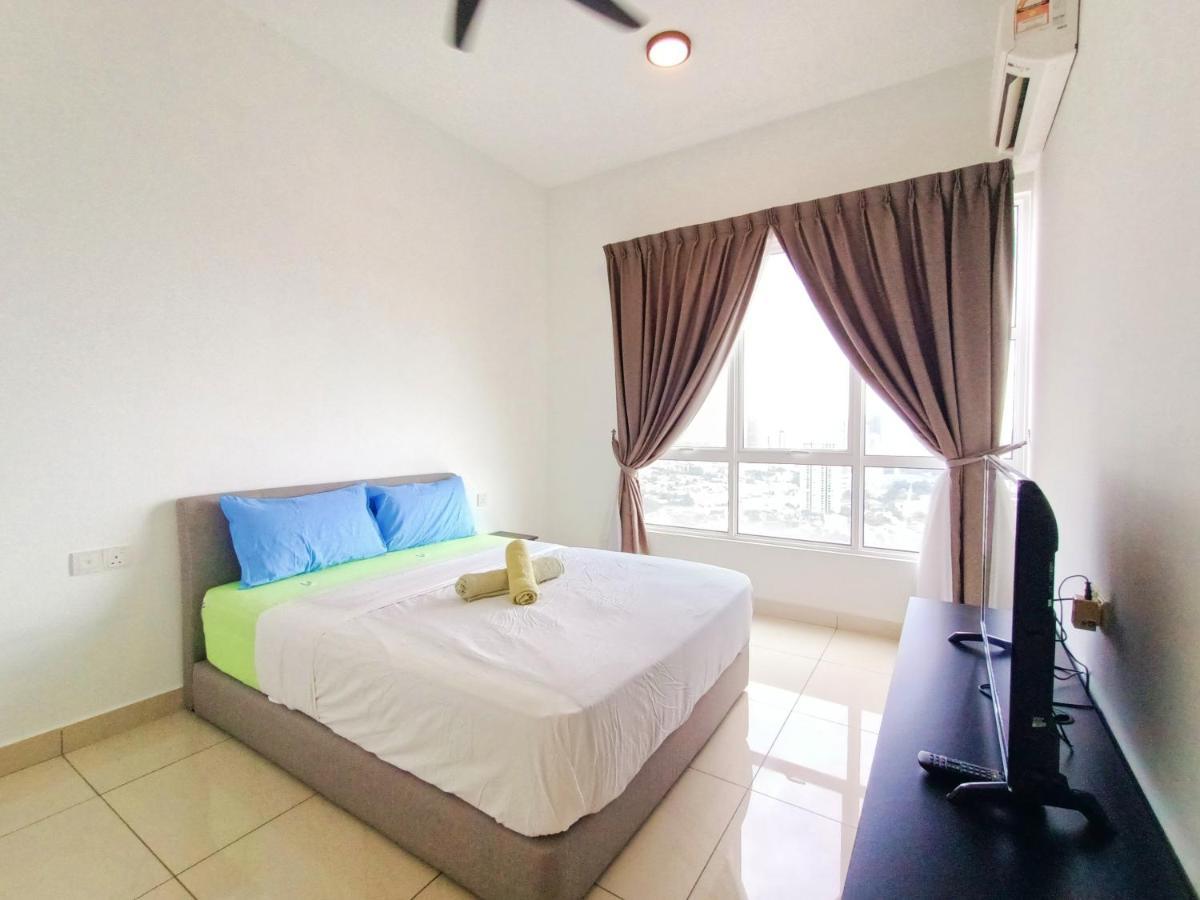 Pinnacle Tower 3 Bed 2 Bath Apartment Johor Bahru