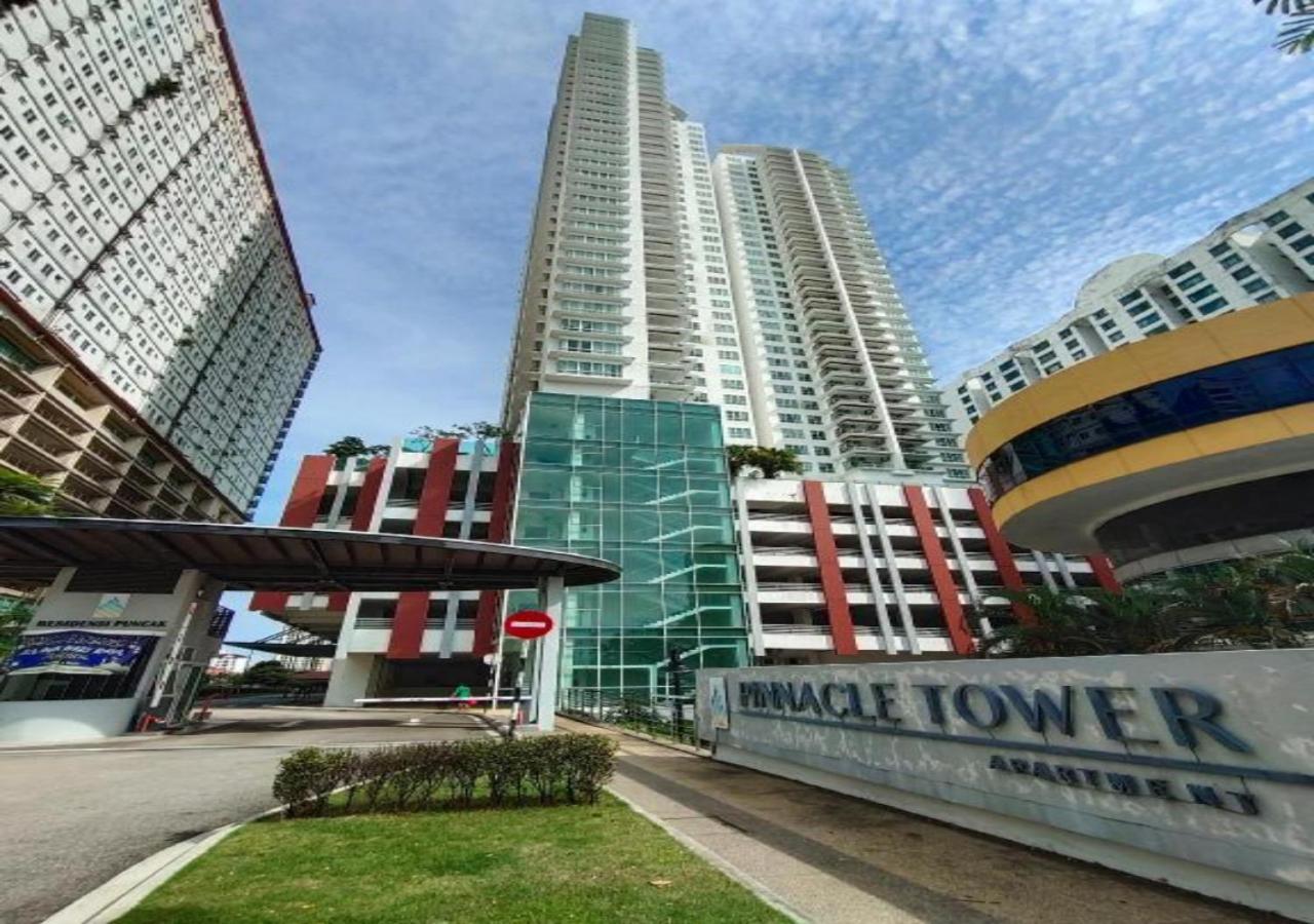 Pinnacle Tower 3 Bed 2 Bath